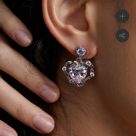 Oden's Eye Pink Heart Earrings - Picture 2 of 2